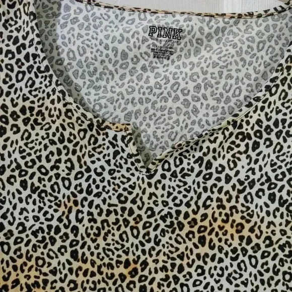 PINK Victoria's‎ Secret Leopard Print Long Sleeve V-Neck Bodysuit NWT - Picture 2 of 6